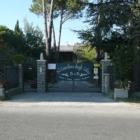 Al Giardino Degli Ulivi לינה וארוחת בוקר