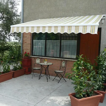 לינה וארוחת בוקר Al Giardino Degli Ulivi 3*