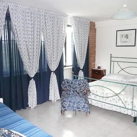 לינה וארוחת בוקר Al Giardino Degli Ulivi 3*
