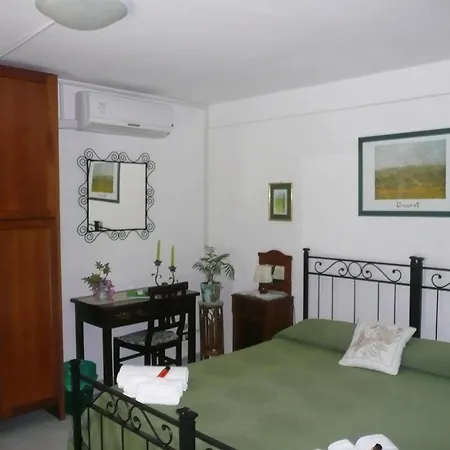 Al Giardino Degli Ulivi 3* טואורו סול טראסימנו